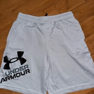 Under Armour Men's Gray Athletic Shorts